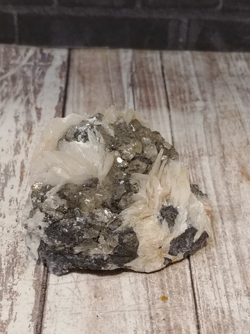 UV Reactive Calcite with Baryte on Galena