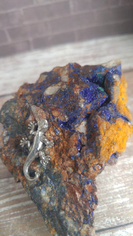Blue and green natural gemstone with gecko figure for sale